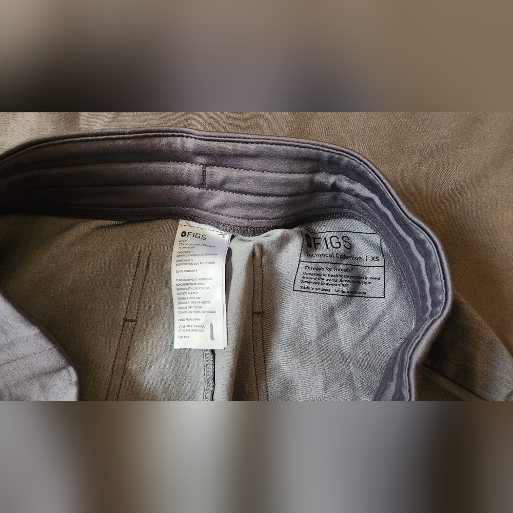 Scrub Set - Picture 3 of 6